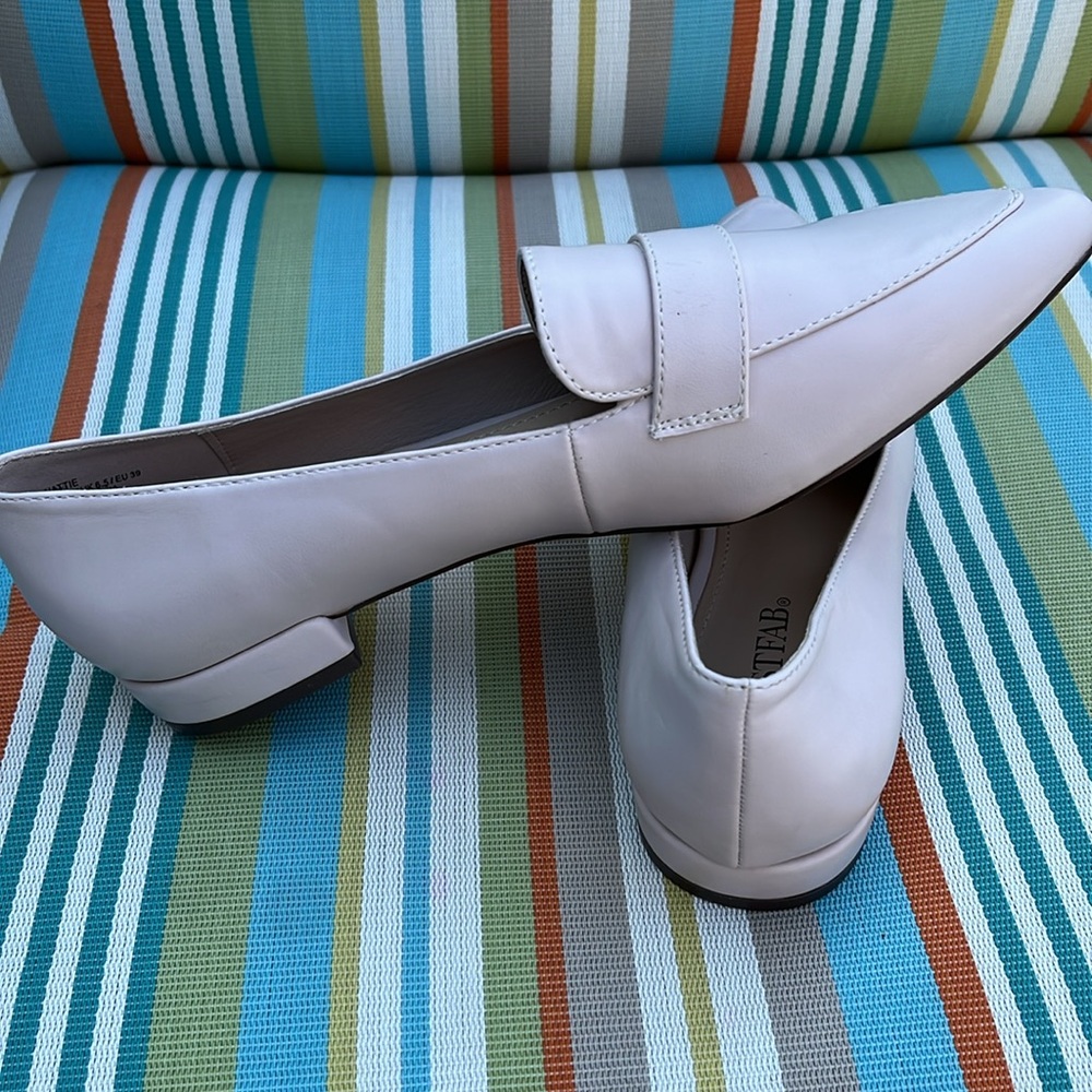 JUSTFAB “Hattie” Women’s Crème Pointed Toe Dress Flats Size 8.5 NWOT